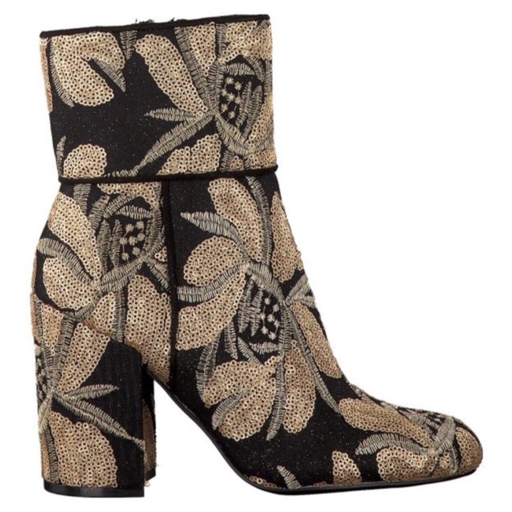 NWOT Steve Madden Goldie Booties